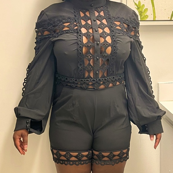 BLACK JUMPSUIT - Picture 2 of 4